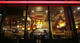 Denny’s offers mixed views on restaurant industry, as bigger rivals prepare to report earnings this week