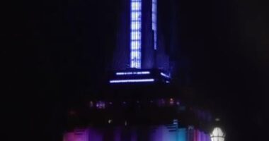 The Empire State Building lit up the Manhattan skyline with a choreographed light show synced to the breakout hit, Golden, from Netflix 's animated film KPop Demon Hunters