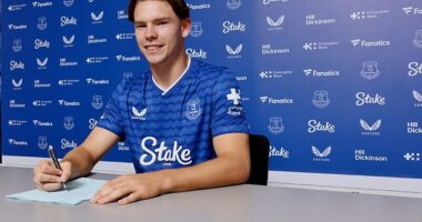 Everton have completed the signing of Southampton starlet Tyler Dibling for £42million