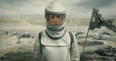 Fans Of Silo & Stephen King's The Mist Must Watch Netflix's The Eternaut