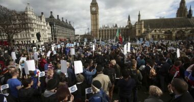 Fourteen-Year-Old Scottish Girl Arrested for Resisting Probable Assault by Migrants – RedState