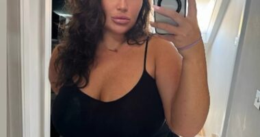 Lauren Goodger was forced to pull out of her scheduled This Morning appearance on Monday due to lack of childcare for her three-year-old daughter Larose - and stayed at home sharing sexy selfies instead