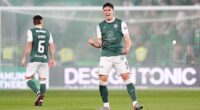 Hibernian's Kieron Bowie celebrates scoring a wonder goal to put Hibs ahead in the tie