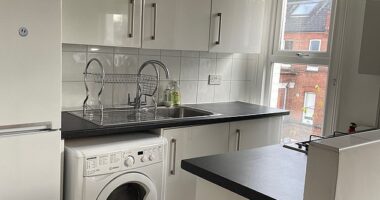 A Victorian flat that had previously been on the market for six months with no offers sold in just 10 days for its £625,000 asking price after it was staged