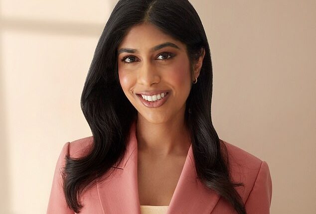 US-based skin cancer surgeon and beauty expert Dr Neera Nathan has declared L'Oréal Elvive Glycolic Gloss Shampoo and Conditioner her go-to for glossy, healthy hair