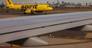 Investing in the red-hot airline sector? You may want to avoid these stocks.