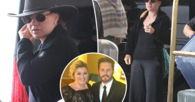Kelly Clarkson seen for first time since ex Brandon Blackstock's death