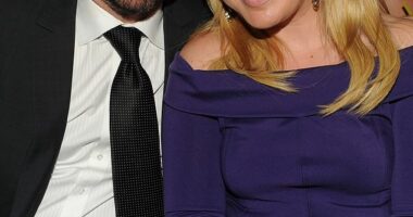 Kelly Clarkson's ex-husband Brandon Blackstock has died aged 48 following a battle withe cancer - pictured 2013