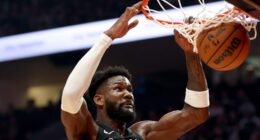 Lakers Trade Pitch Offers Safety Net for 'Immature' Deandre Ayton