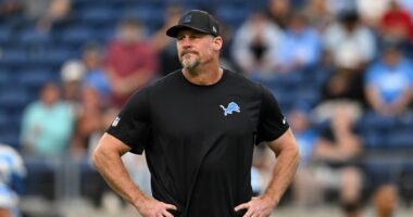 Lions Encouraged to 'Consider Bringing Back' Veteran DE