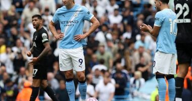 Tottenham Hotspur beat Manchester City 2-0 at the Etihad Stadium in Saturday's lunchtime kick-off