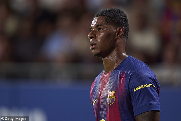 Marcus Rashford produced a glaring misses as Barcelona swept aside Cesc Fabregas' Como