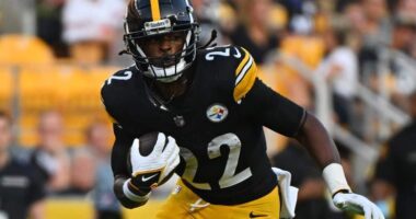 Najee Harris Could Play For the Chargers in Week 1