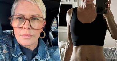 Nicole Eggert has mastectomy amid breast cancer battle