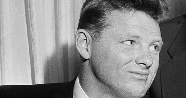 Green Bay Packers legend and the NFLPA's first president Billy Howton has died at 95