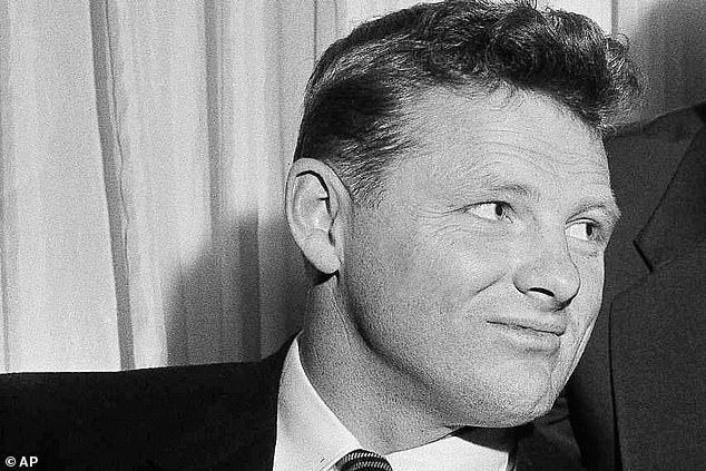 Green Bay Packers legend and the NFLPA's first president Billy Howton has died at 95