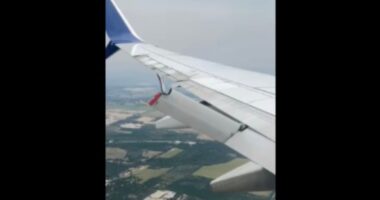 Part of Delta Boeing 737’s wing breaks off before landing in Texas