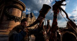 Photos show history lovers replaying ancient Roman battles in Romania