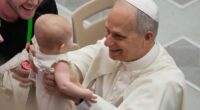 Pope highlights virtue of listening while accepting award from US Augustinians
