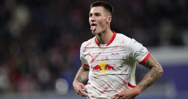 Manchester United are close to completing the signing of RB Leipzig striker Benjamin Sesko