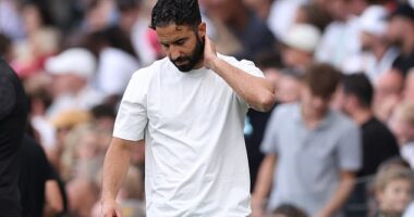 Man United's hunt for a first Premier League win of the season will stretch into its third week after they were held to a 1-1 draw by Fulham