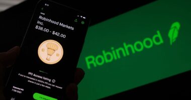 Robinhood misses out on yet another S&P 500 rebalance. This fintech company will soon join instead.