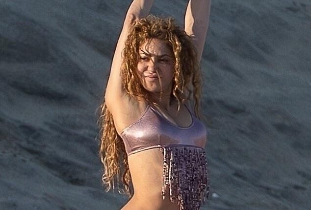 Shakira, 48, showed off her incredible bikini body while enjoying a relaxing getaway to Cabo, Mexico on Wednesday