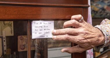 It comes days after a business owner was told by police to remove a sign calling thieves 'scumbags'