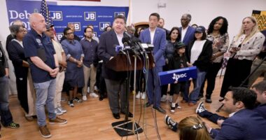 Texas Democrats Evacuated After Bomb Threat at Illinois Hotel – HotAir