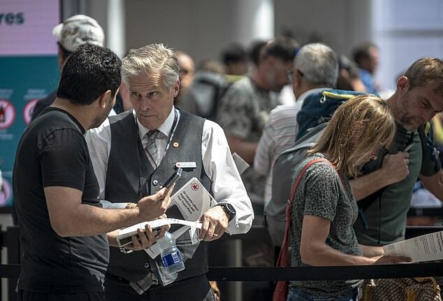 Hundreds of Air Canada flights have been cancelled after the airline suspended all operations due to a strike