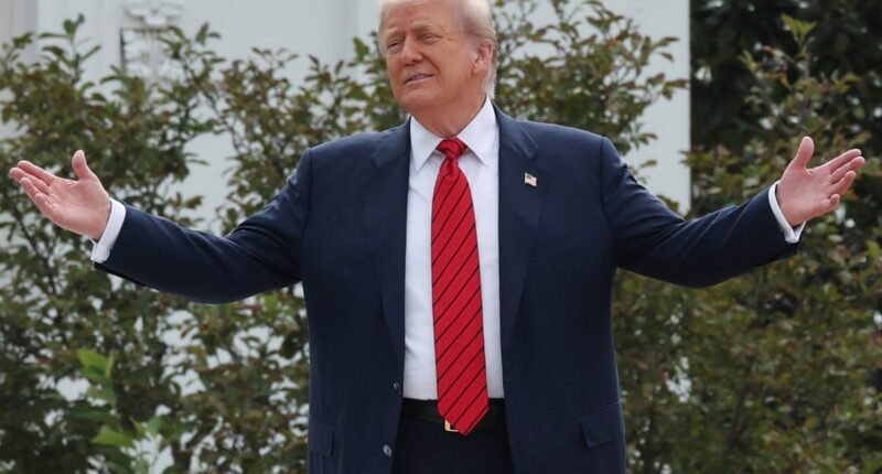 Trump live updates: President says Texas is ‘entitled to five more seats’ as Dems ready for ‘knife fight’