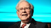 Warren Buffett scooped up 5 million shares of UnitedHealth, regulatory filings show