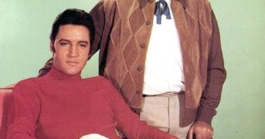 'Elvis didn¿t die,' Colonel Tom Parker insisted. 'The body did. I talked with him this morning, and he told me to carry on'
