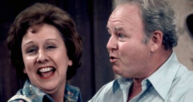 10 Classic Sitcoms That Outshine Modern Comedies