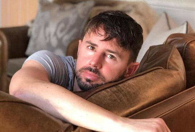 Former One Direction , Spice Girls and Steps choreographer Paul Roberts has died aged 52 following a battle with cancer , his family confirmed on Sunday