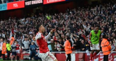 Gabriel Martinelli snatched a stoppage time equaliser to earn Arsenal a 1-1 draw with Man City