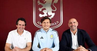 Aston Villa have secured the signing of free agent Victor Lindelof (centre), pictured with Unai Emery and Monchi (right)