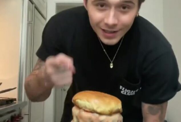 Brooklyn Beckham is reportedly planning on opening up a burger restaurant in the US as he looks to further his career as an aspiring chef