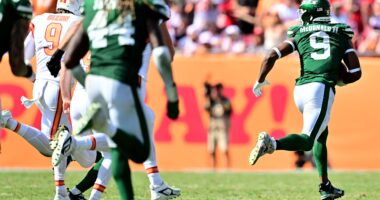 Bucs' HC Todd Bowles Has NSFW Reaction to Blocked Field Goal