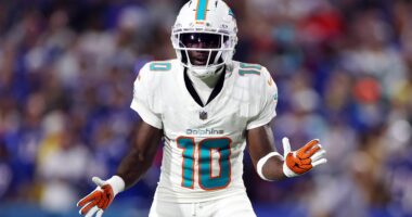 Dolphins Trade Pitch Sends Tyreek Hill To Borderline Contenders