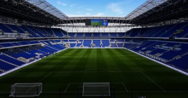 Everton vs West Ham - Premier League: Live score, team news and updates as Nuno Espirito Santo takes charge of the Hammers for the first time