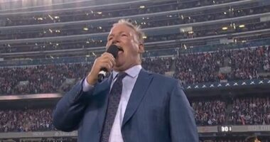 The performance of The Star-Spangled Banner by Jim Cornelison impressed NFL fans