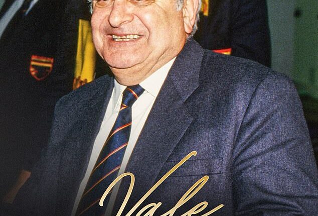 AFL Hall of Famer Max Basheer dies aged 98, leaving legacy that shaped South Australian football