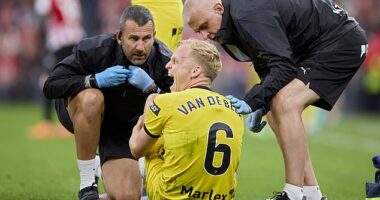 Donny van de Beek suffered what looked to be a 'serious' injury for Girona on Tuesday