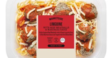 The 'contaminated' ready-to-eat meal comes in a 12-ounce clear plastic tray and bears establishment numbers 'EST. 50784' and 'EST. 47718' inside the USDA inspection mark
