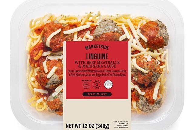 The 'contaminated' ready-to-eat meal comes in a 12-ounce clear plastic tray and bears establishment numbers 'EST. 50784' and 'EST. 47718' inside the USDA inspection mark