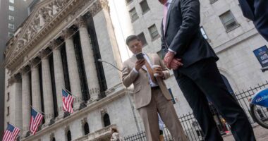 Here’s how these elite investors are playing the bond market ahead of Fed rate cuts