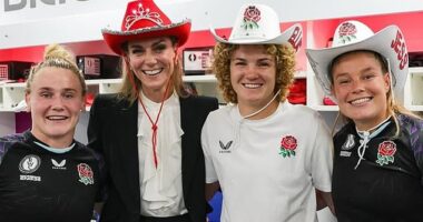 Kate shared a photograph of herself posing with players Megan Jones, Ellie Kildunne and Jess Breach