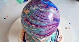 I Turn Any Vase Into Art, And Here Are My Fun & Easy Acrylic Pouring Ideas