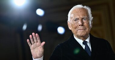 Celebrity Net Worth logo